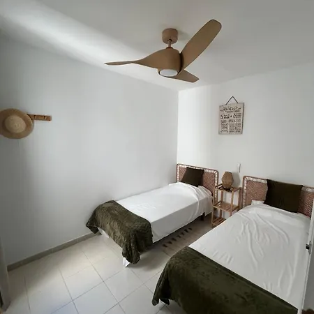 Sofia Holiday-150 M From Arenal Apartment *